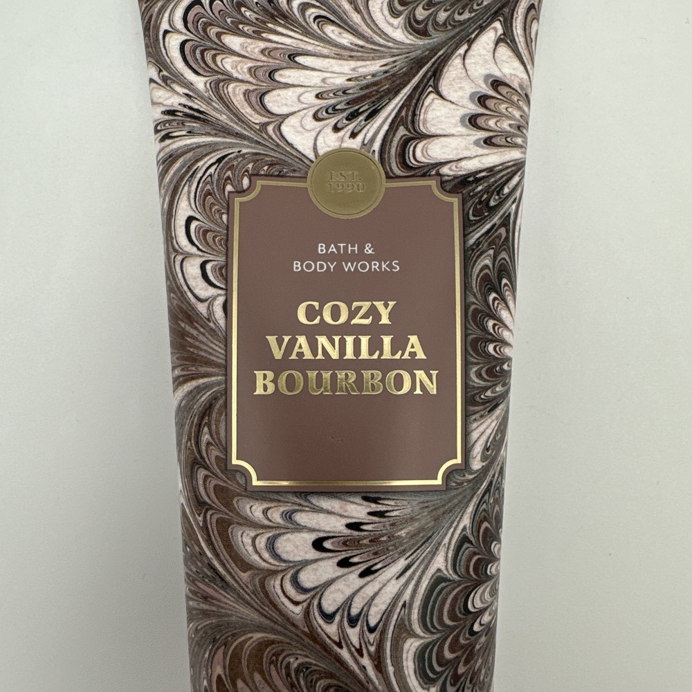Bath & Body Works Cozy Vanilla Bourbon Ultimate Hydration Body Cream 8oz New - Picture 3 of 6